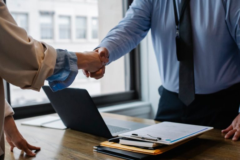Real Estate Agent vs. Real Estate Broker: What are the Differences?