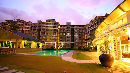 Neighborhood Guide: Serendra