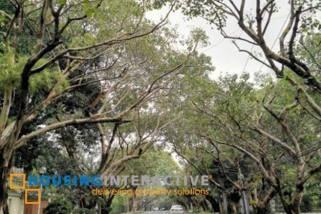 Gated Communities vs. Open Subdivisions: Safety and Lifestyle Comparison