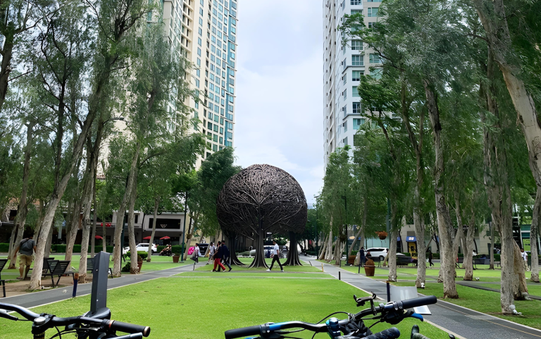 Neighborhood Guide: Burgos Circle BGC