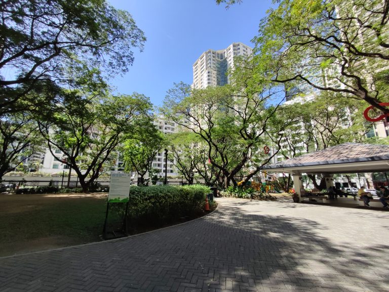 Where to Eat in Salcedo Village
