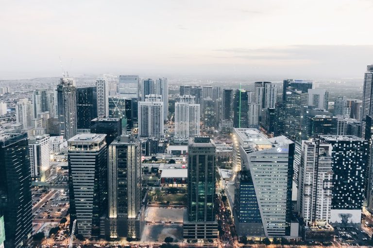 Neighborhood Guide: BGC around  St. Luke’s Medical Center