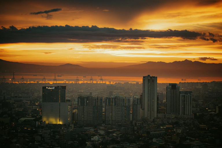 Real Estate Resilience: How Brokers and Owners Can Thrive in a Shifting Market